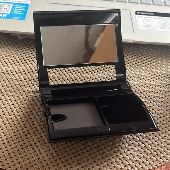 Mary Kay Black Compact - Picture 2 of 2